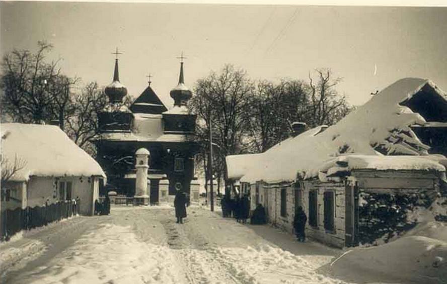 Tomaszów kościół zima stare